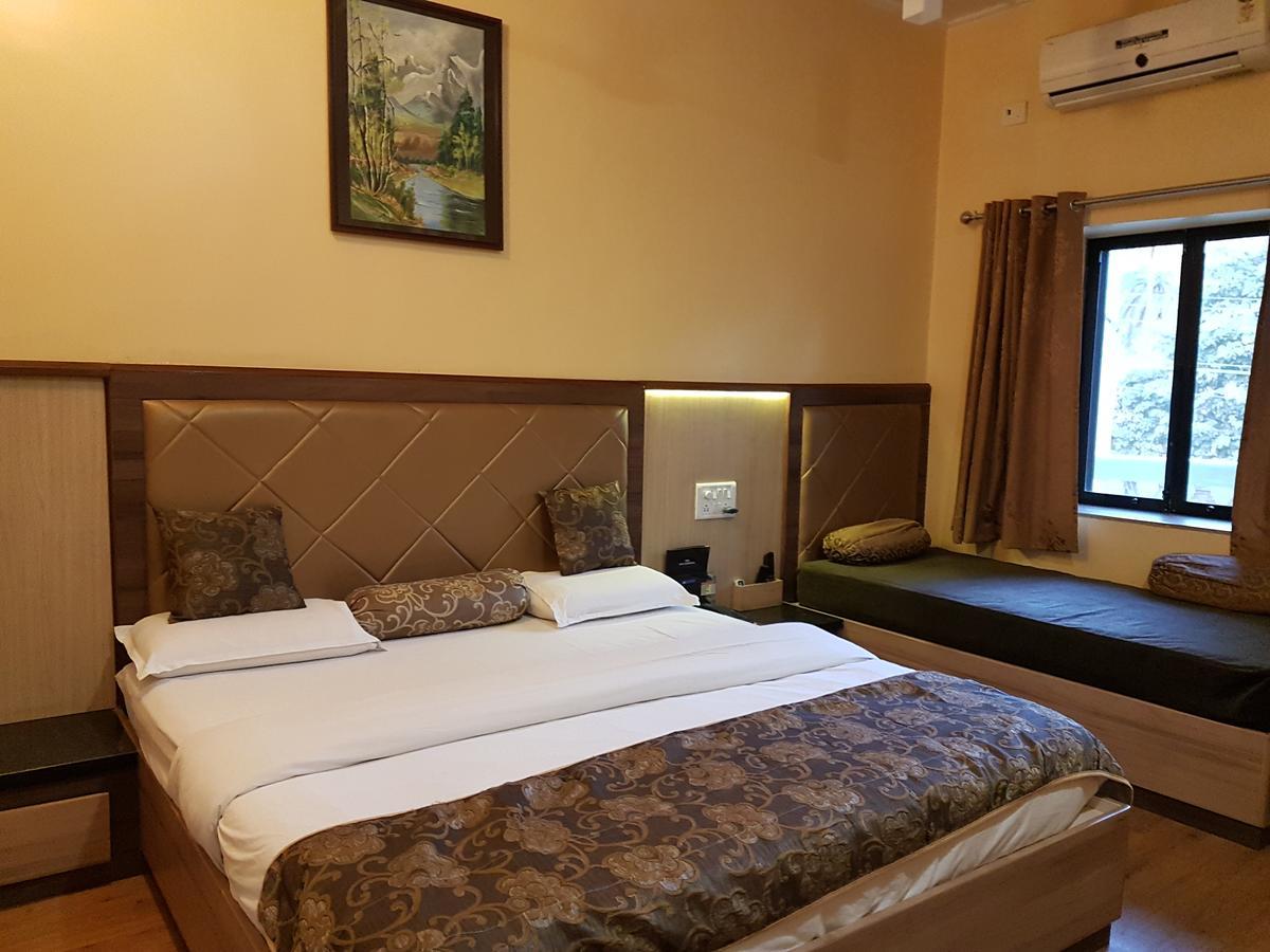 Hotel Savera Palace Mount Âbû Extérieur photo