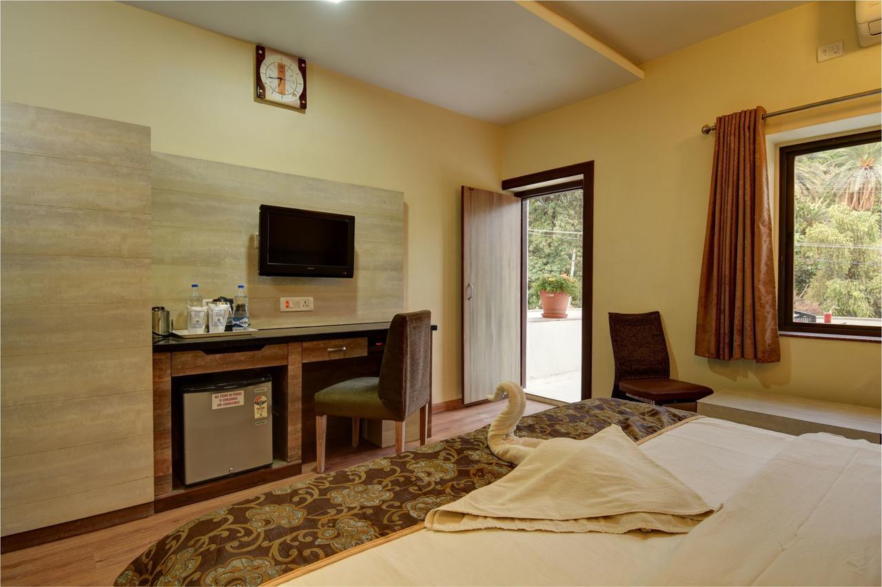Hotel Savera Palace Mount Âbû Extérieur photo