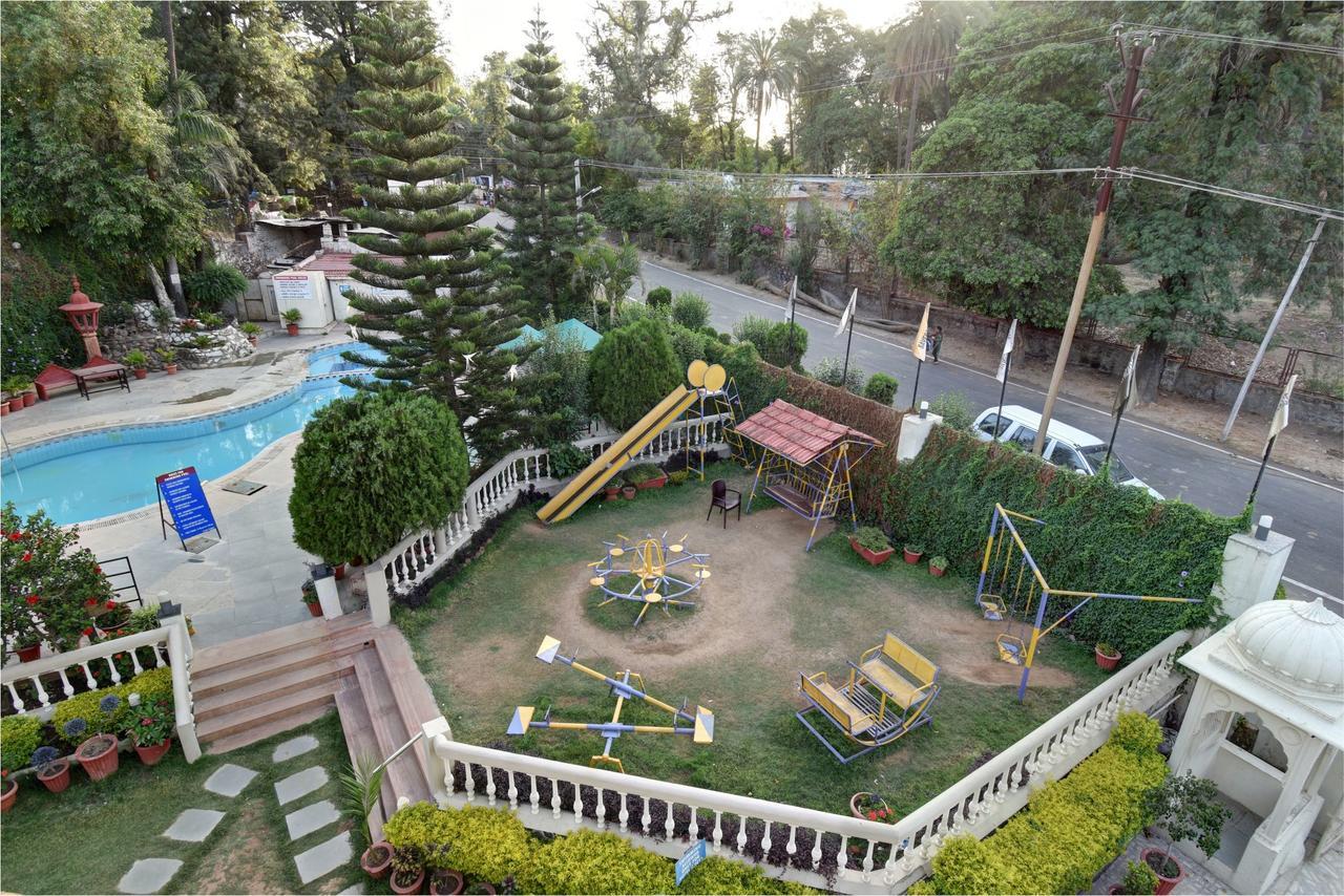 Hotel Savera Palace Mount Âbû Extérieur photo
